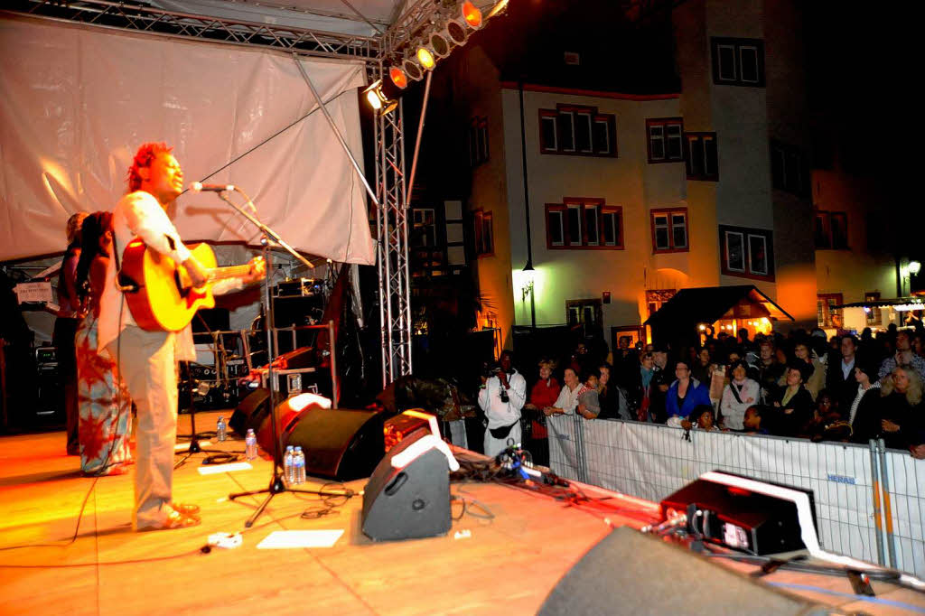 Der Schlossplatz - stilvolles ambiente fr das einfhlsames Konzert von Lokua Kanza