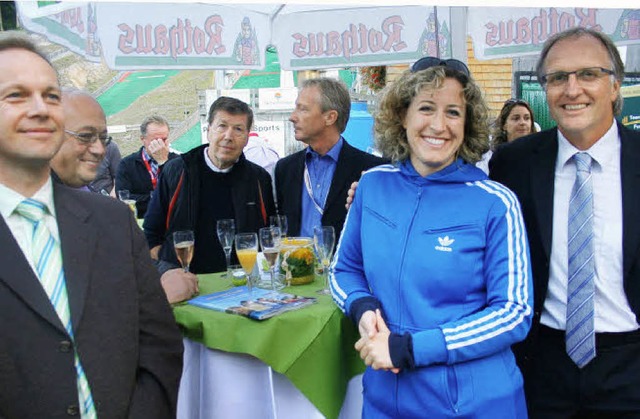 Beim Empfang im Adler-Skistadion (von ...wie DSV-Marketingdirektor Rudi Tusch.   | Foto: dieter maurer