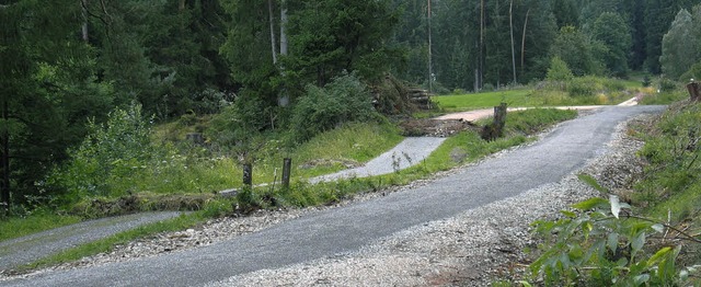 Nach dem Erdrutsch wurde der  Bhnlera...alte Wegfhrung  ist jetzt gesperrt.    | Foto: Manfred G. Haderer