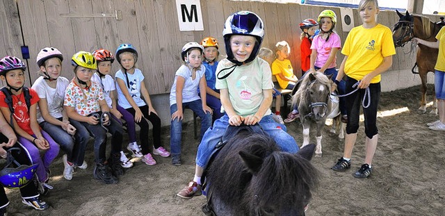 Stolze kleine Pferdefans kamen  auf de...der Ferienprogramms  auf ihre Kosten.   | Foto: Kirsten Lux