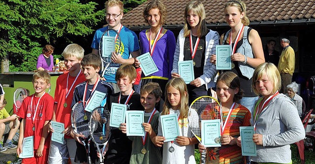 So sehen Sieger aus. Bei den Jugendmei... Bennet, Birgit Faller, Celine Meier.   | Foto: Kirsten Lux