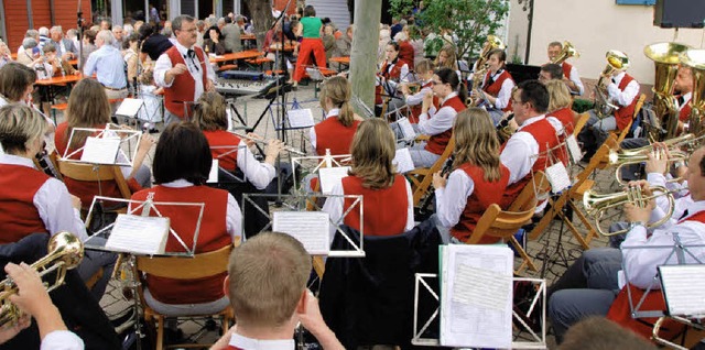 Der Sasbacher Musikverein erwies sich ...rfest als Garant  guter Unterhaltung.   | Foto: Roland Vitt