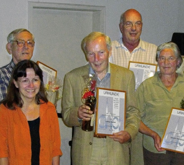 Geehrte bei der Kantorei: (von links) ...el, Dieter Pandikow, Renate Pandikow.   | Foto: BZ