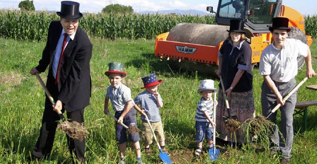 Spatenstich fr Zylinder-Werk in Rhein...222;Chapeau claque&#8220; produziert.   | Foto: Ilona Hge