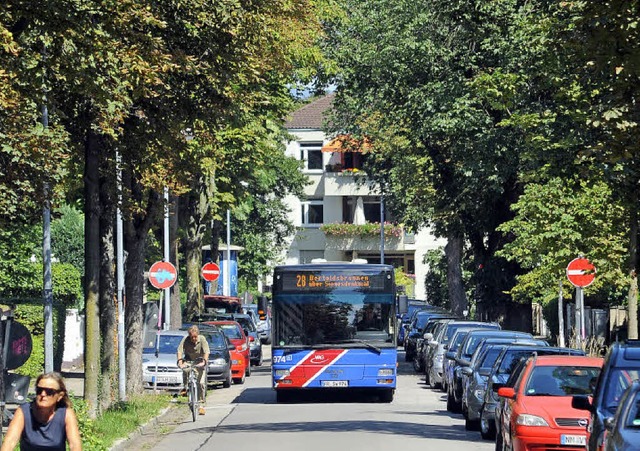 Ganz schn eng geht es in den Nebenstraen zu.  | Foto: Thomas Kunz