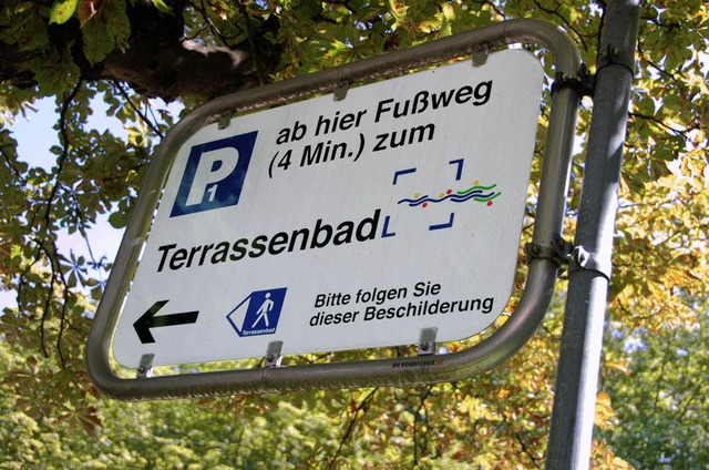 Rund ums Terrassenbad gibt es fr Auto... Bad am Fue des Schutterlindenbergs.   | Foto: christian Kramberg