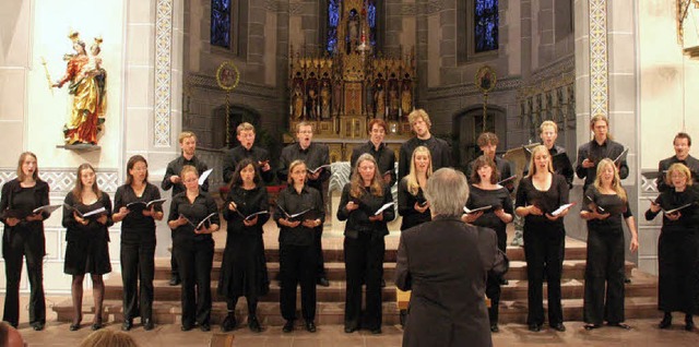 Der Kammerchor des Staufener Chorsemin...te mit einem facettenreichen Programm.  | Foto: h.j. kugler