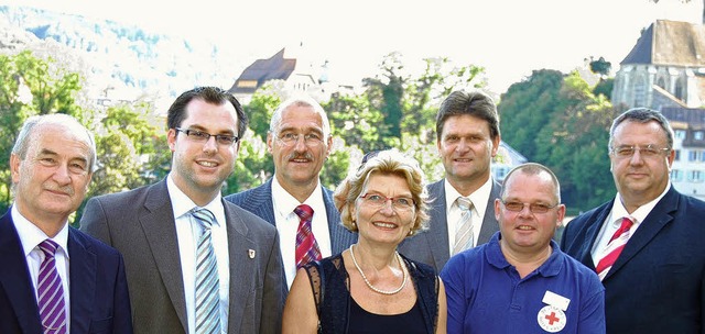 Tradition hat die Spendenbergabe der ...Kreuz) und Dietmar Fink (Sparkasse).    | Foto: Melanie Dramac