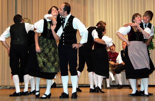 Die Trachtengruppe Todtnauberg tanzte durch ihre Geschichte   | Foto: Jger