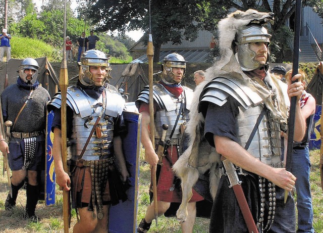 Wie vor 2000 Jahren: Die Rmer marschi...Septemberwochenende  in Hfingen ein.   | Foto: Archivbild: Lendle