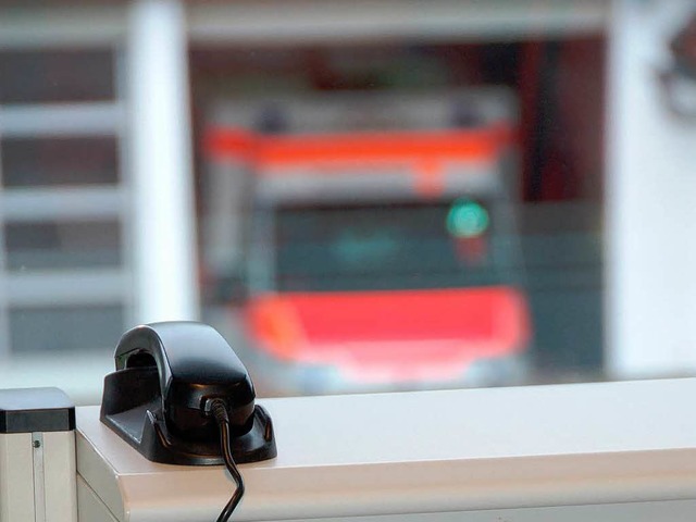 In der Regel erreichen die Notrufmeldungen bers Telefon die Rettungsleitstelle.  | Foto: Marius Alexander