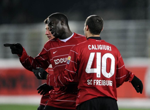 Jubelt in Zukunft nicht mehr im Dress des SC Freiburg: Jackson Mendy (Mitte).  | Foto: Patrick Seeger