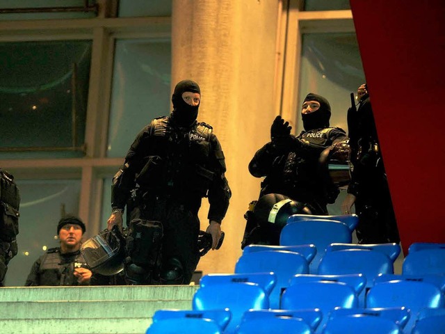 Die Ausschreitungen beim Pokalspiel FC...tigen die Schweizer Polizei bis heute.  | Foto: m schn