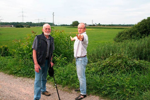 Ekkehard Kllner (links) und Peter Lut...ied&#8220; unter Schutz gestellt wird.  | Foto: Bianka Pscheidl