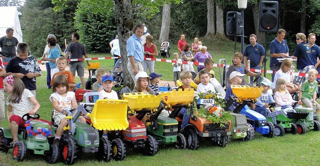 Eine gelungene Premiere: Das Traktorenrennen in Husern.   | Foto: privat