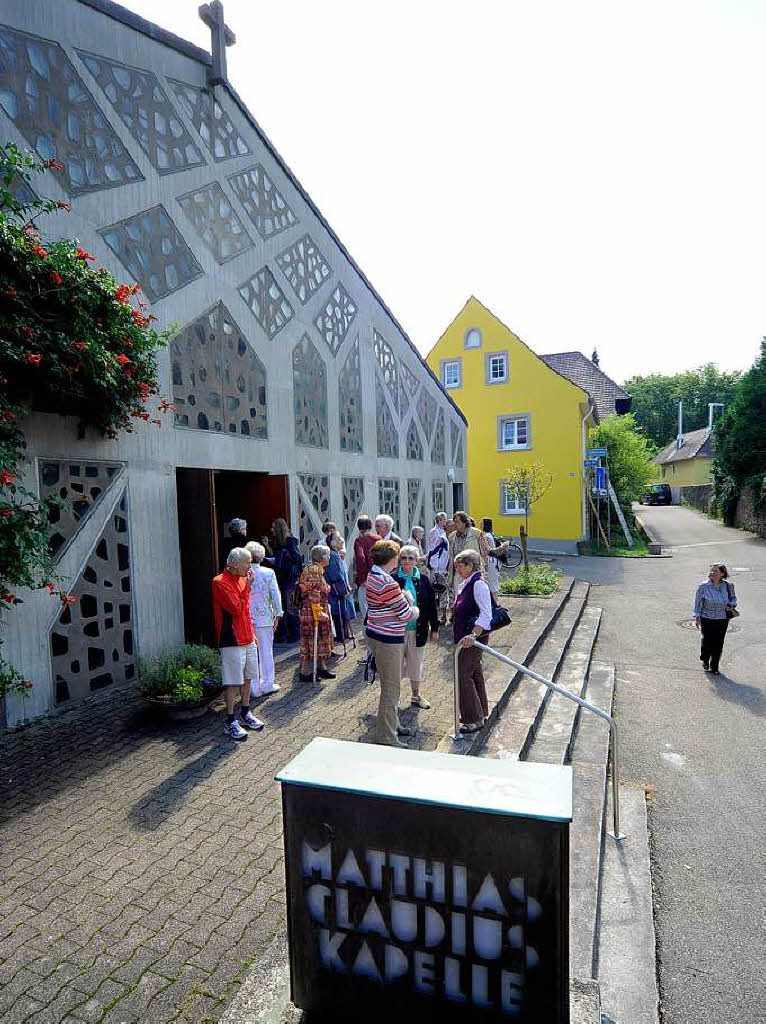 BZ-Leserinnen und Leser erkunden die Matthias-Claudius-Kapelle bei der BZ-Ferienaktion.