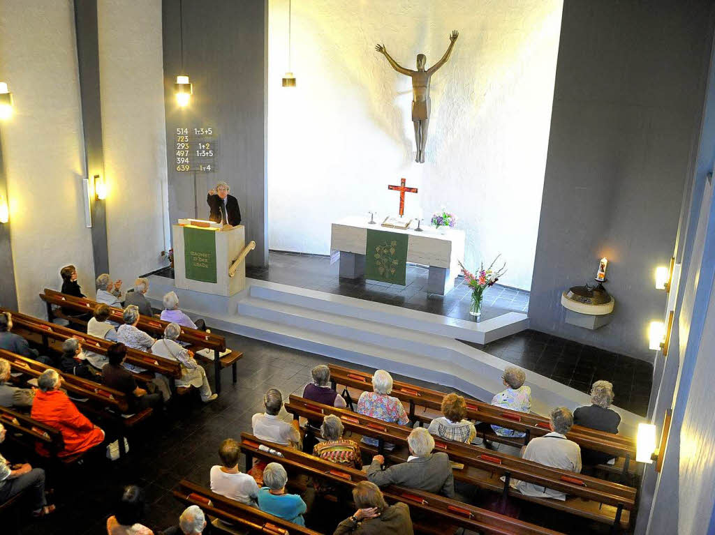 BZ-Leserinnen und Leser erkunden die Matthias-Claudius-Kapelle bei der BZ-Ferienaktion.