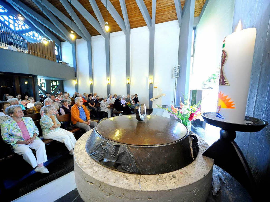 BZ-Leserinnen und Leser erkunden die Matthias-Claudius-Kapelle bei der BZ-Ferienaktion.