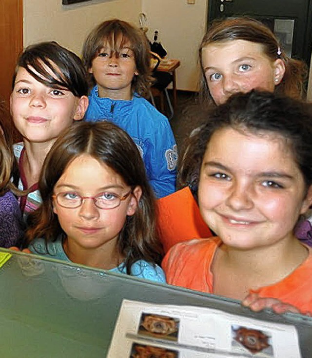 Ohne jede Berhrungsangst erkundeten Kinder im Ferienprogramm das Rathaus.   | Foto: Kirsten Lux