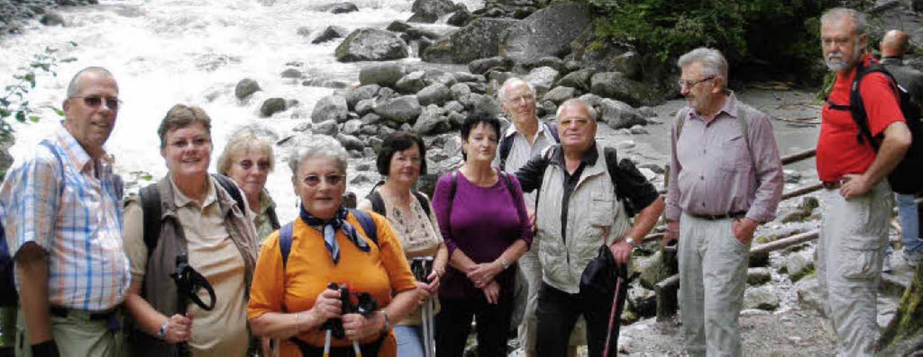 Eine Gruppe Kanderner Schwarzwaldverei...Aufstieg zu den Reinbach-Wasserfällen.  | Foto: Hanspeter Brombacher