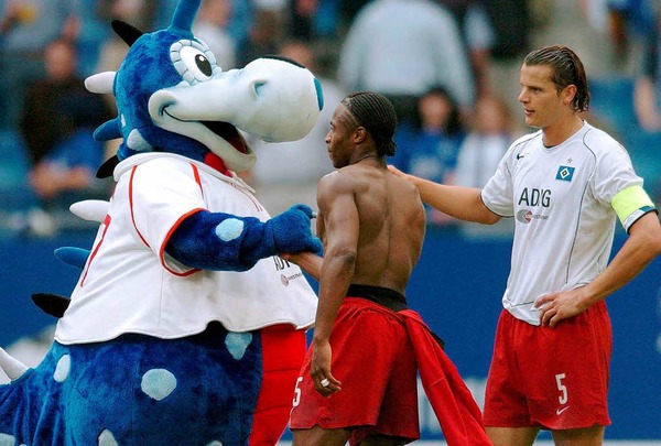 Hamburgs Dino Hermann. Namenspatron ist der langjhrige HSV-Masseur Hermann Rieger. Der Club hat einen Dinosaurier als Maskottchen, weil er seit Grndung der Bundesliga 1963 dabei ist und damit ein echtes Liga-Urgestein ist.