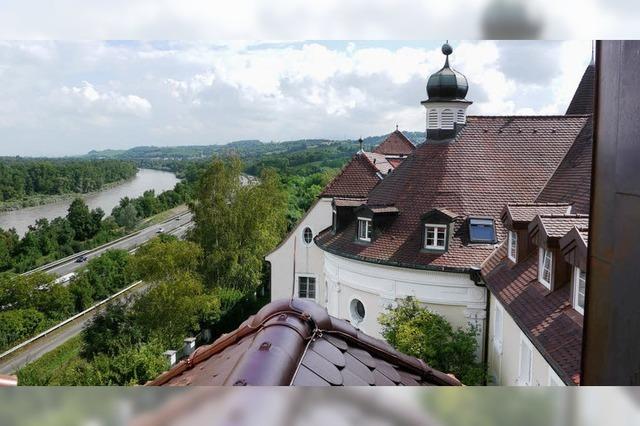 Zweimal Traditionself im Schloss