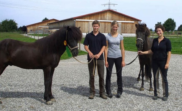 Sie sind von der Zukunft des Pferdespo...e ihres Mooswaldhofes bei Vrstetten.   | Foto: frederik skorzinski