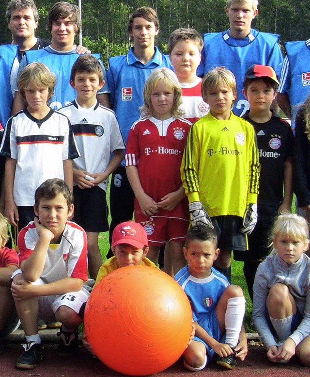 Kindern und Betreuern machte der &#822...  beim SV&#8197;08 jede Menge  Spa.    | Foto: Doris  Dehmel