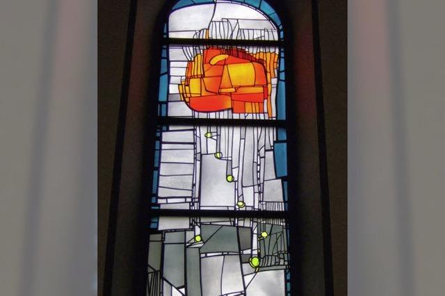 Christuskirche Bad Krozingen: Kirchenfenster von ausgesuchter Schnheit