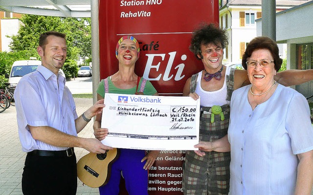 Thomas Westermann und Helga Heger ber...rn den Klinik-Aufenthalt erleichtern.   | Foto: Privat