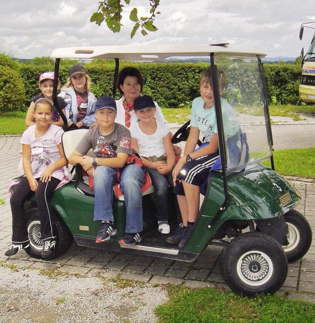 Die Fahrt mit dem Caddy machte den Kin...uf dem Golfplatz besonders viel Spa.   | Foto: Marianne Rittner