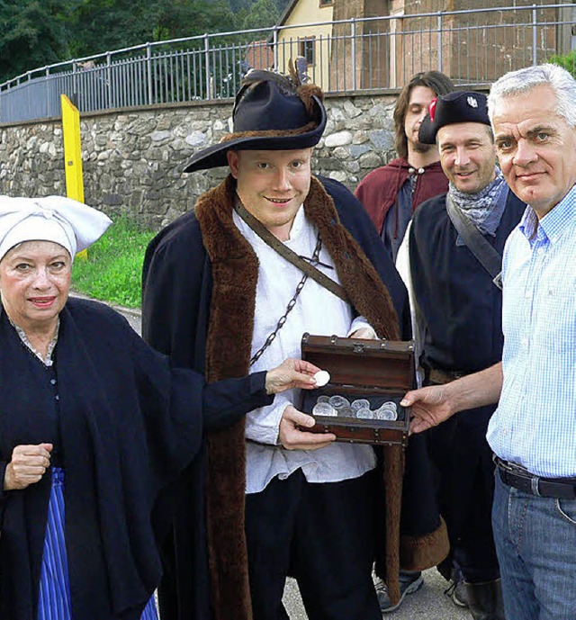 Spendierfreudig zeigte man sich  an der Elzacher Stadt- und Kirchenmauer.   | Foto: mkt