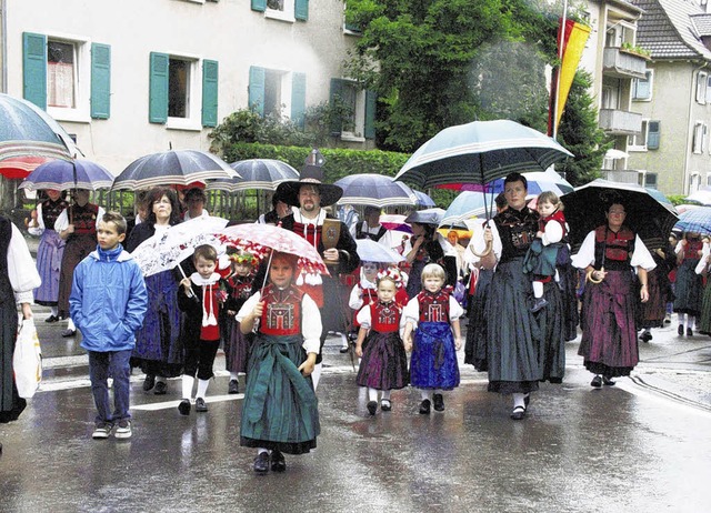 Zahlreiche Kinder und Erwachsene betei...am Kinderumzug zur Waldshuter Chilbi.   | Foto: Ebner