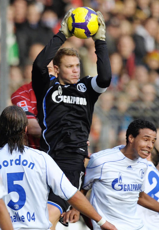 Bse Buben: Vizemeister Schalke 04 mit... Manuel Neuer hat am meisten gefoult.   | Foto: ddp