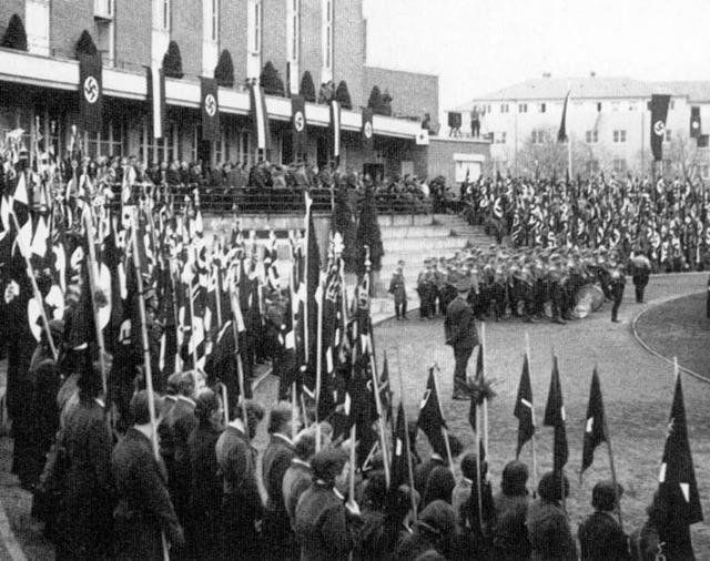 Aufmarsch der Nationalsozialisten im Freiburger Universittsstadion  | Foto: Universittsarchiv Freiburg