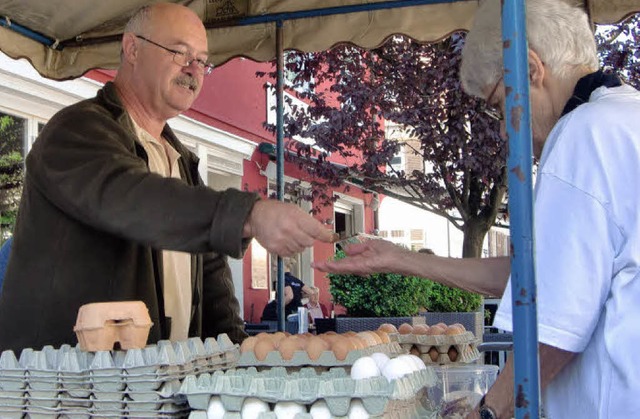 Frank Bchele ist der Eiermann auf dem Wochenmarkt.   | Foto: Horatio Gollin