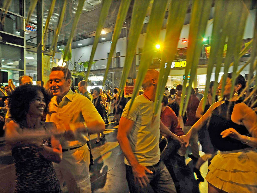 Mit sdamerikanischer Tanzmusik bis in die frhen Morgenstunden gibt die Salsanacht im Hauptbahnhof ihr Comeback.