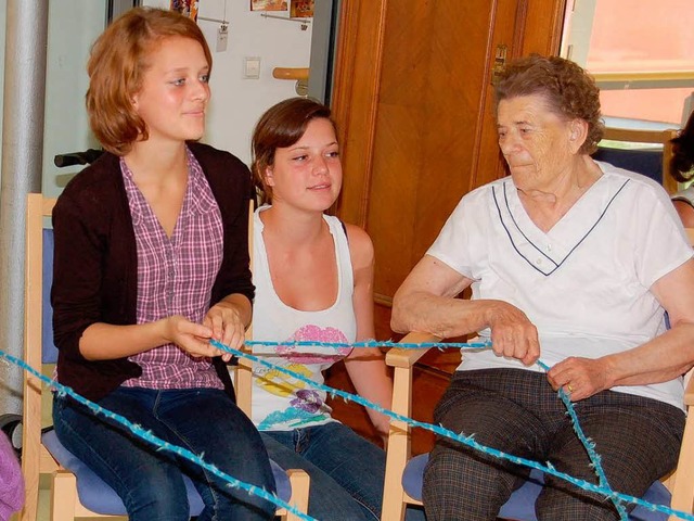 Ihr  Sozialpraktikum absolvierten Sina...ner  im Breisacher Seniorenpflegeheim.  | Foto: Christine Aniol
