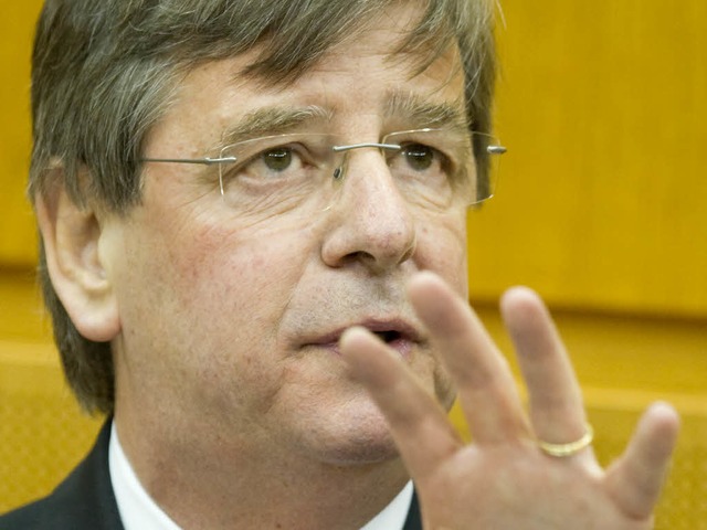 Der baden-wrttembergische Finanminist...die angebotenen Daten zunchst prfen.  | Foto: dpa
