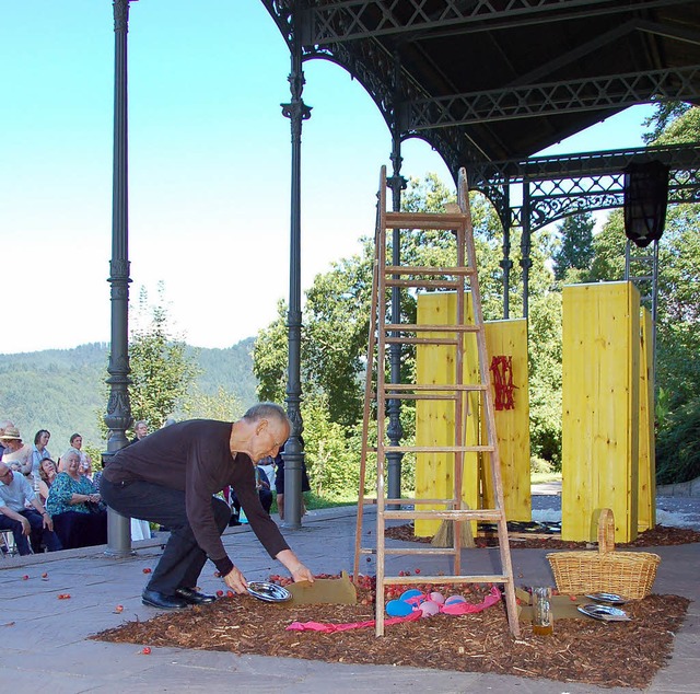 Hans Frick bei seiner Performance in d... der Ort, an dem gefhlt wird.&#8220;   | Foto: Sigrid Umiger