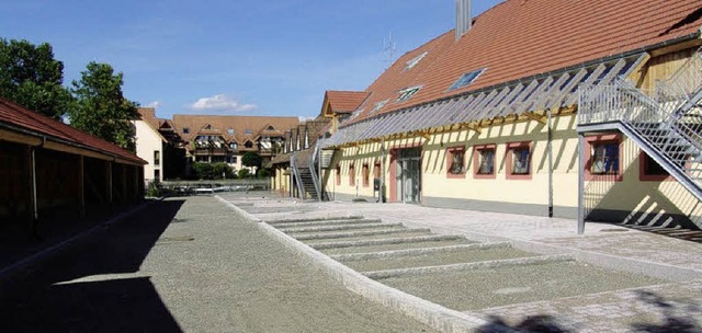 Die Baufortschritte an der Gutshofstra...d die zuknftigen Parkpltze zu sehen.  | Foto: Karin Wortelkamp