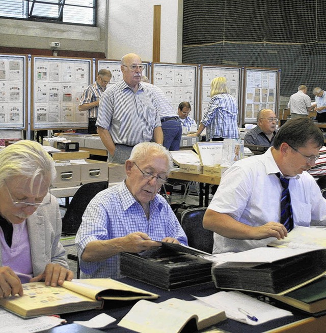 Viel los war bei der Sammelbrse in de...zen lie Sammlerherzen hher schlagen.  | Foto: Dinort