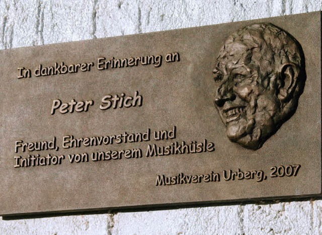 Eine Gedenktafel erinnert in Zukunft an die Verdienste von Peter Stich  | Foto: Karin Stckl-Steinebrunner