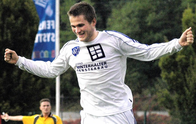 Philipp Wengenmayr erzielte in Stadelh...n Treffer beim 3:1-Erfolg des SV Weil   | Foto: archivfoto: peter gerigk