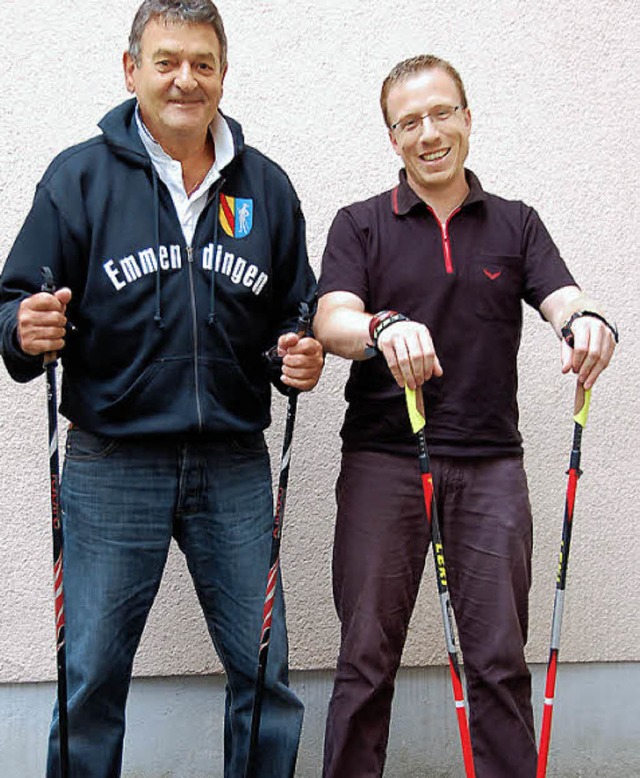 Oscar Guidone und Nordic-Walking-Train...mann (rechts) fhren die BZ-Leser ein.  | Foto: Walser