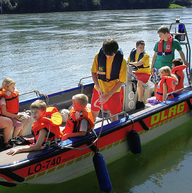 Mit der DLRG unterwegs auf dem Rhein.   | Foto: Vlkle