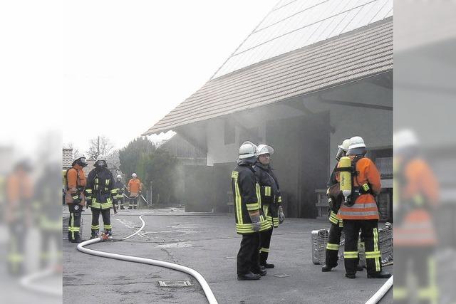 Dcher mit Photovoltaikanlagen bergen auch Gefahren