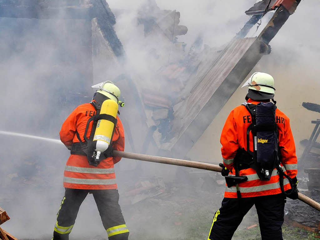 Großbrand in Rüttehof, einem Ortsteil von Rickenbach im Kreis Waldshut. Großbrand in Rüttehof, einem Ortsteil von Rickenbach im Kreis Waldshut.