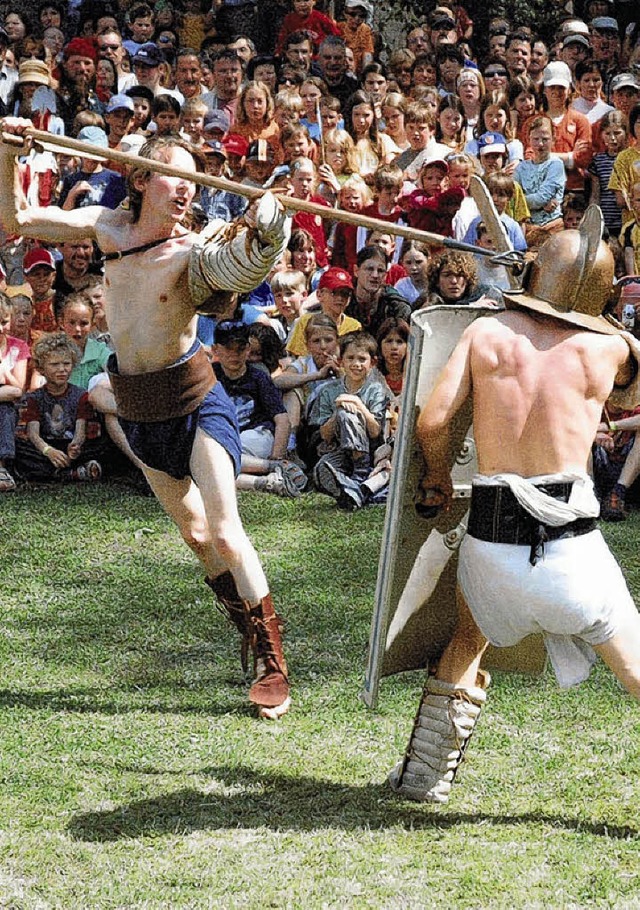 Spannende Gladiatorenkmpfe warten auf...chaulustigen beim Hfinger Rmerfest.   | Foto: BZ