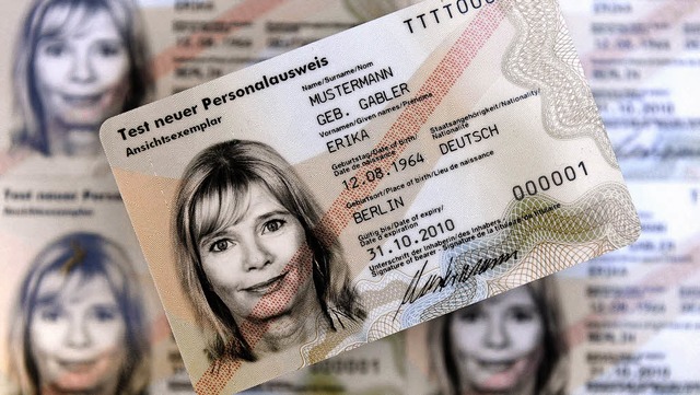 So sieht der knftige Personalausweis ...r im November eingefhrt werden soll.   | Foto: DDP